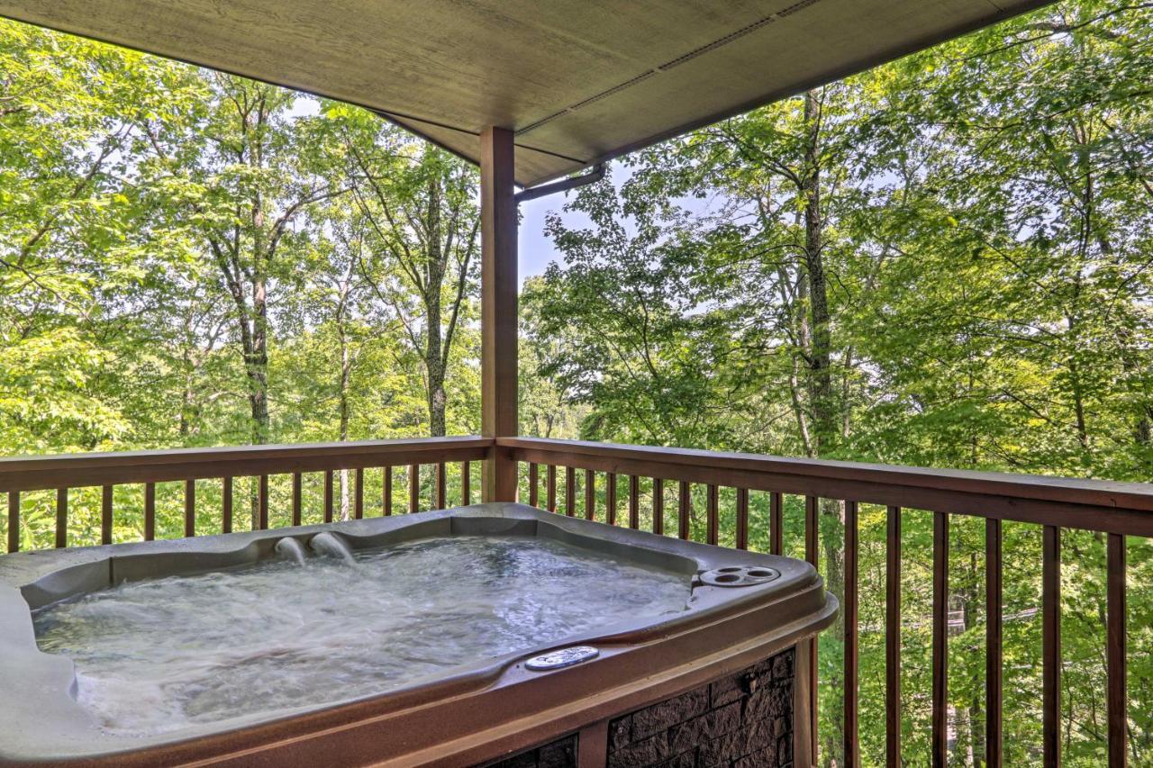 Eclectic Cabin With Hot Tub 1 Mi To Ober Gatlinburg Eksteriør bilde